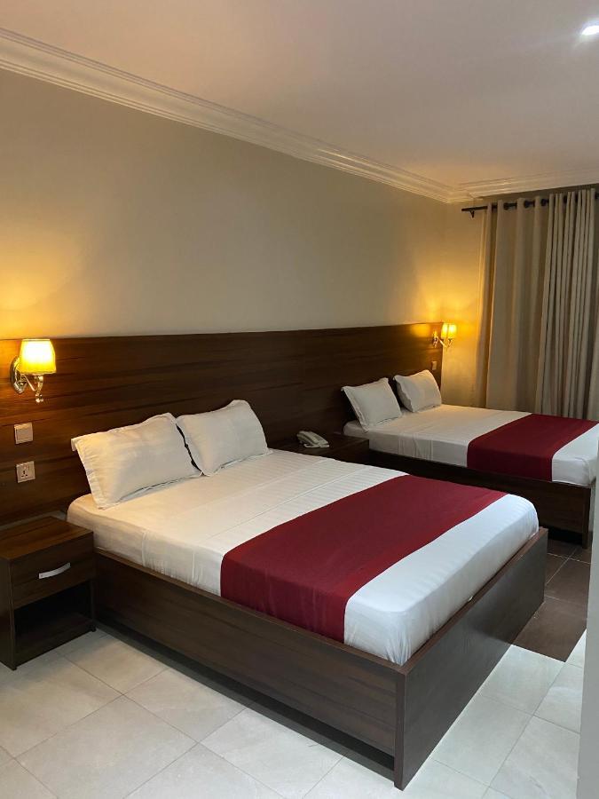 לגוס Posh Hotel And Suites Victoria Island מראה חיצוני תמונה