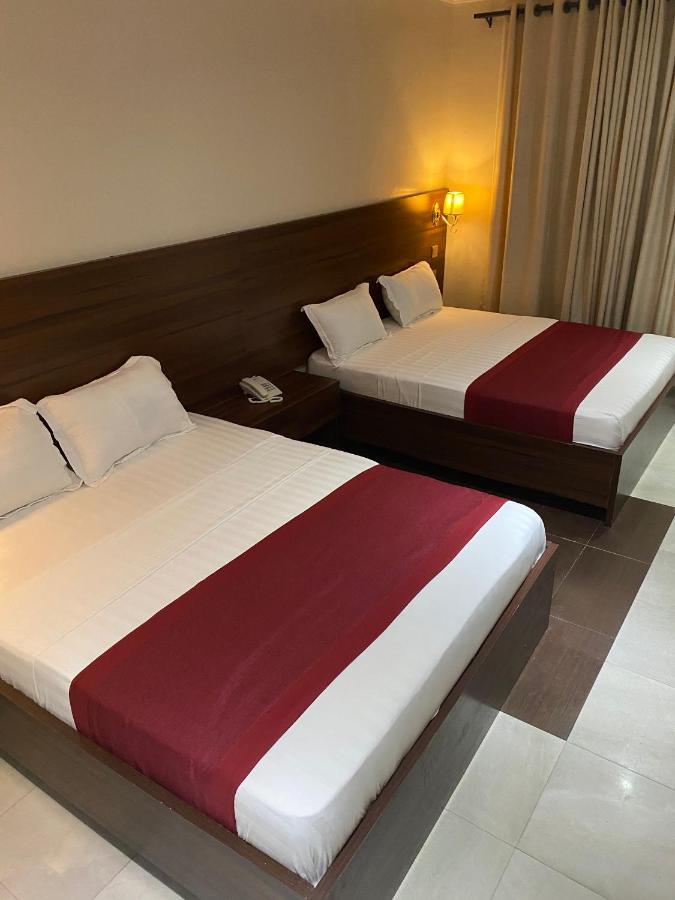 לגוס Posh Hotel And Suites Victoria Island מראה חיצוני תמונה