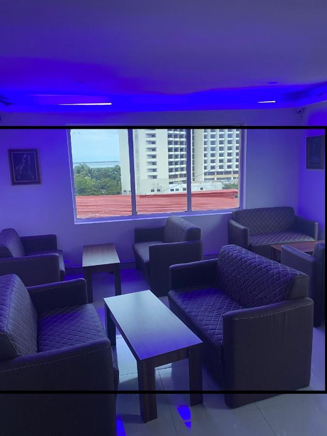 לגוס Posh Hotel And Suites Victoria Island מראה חיצוני תמונה