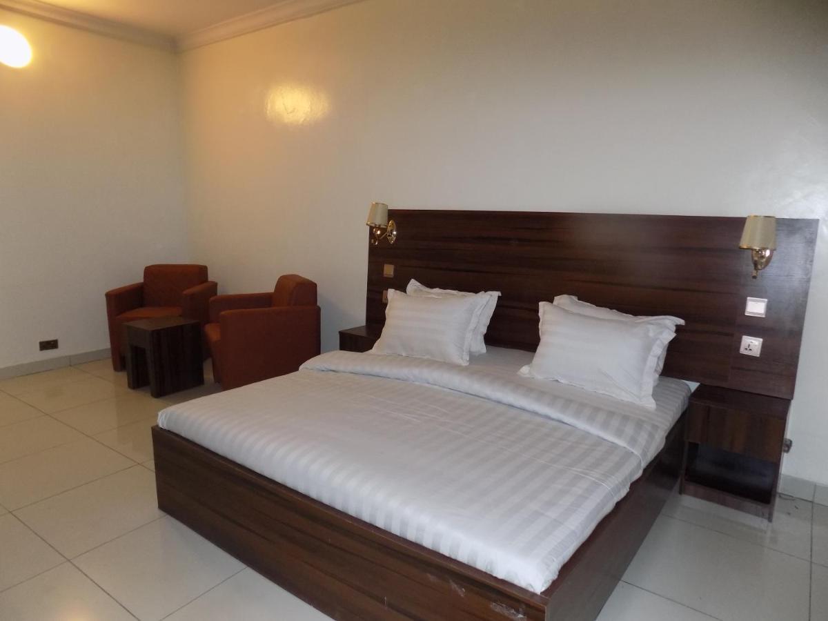 לגוס Posh Hotel And Suites Victoria Island מראה חיצוני תמונה