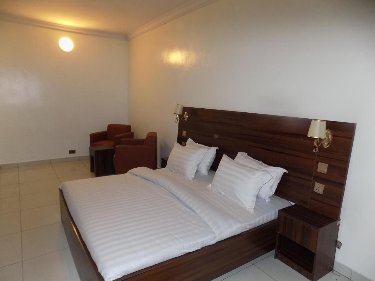 לגוס Posh Hotel And Suites Victoria Island מראה חיצוני תמונה