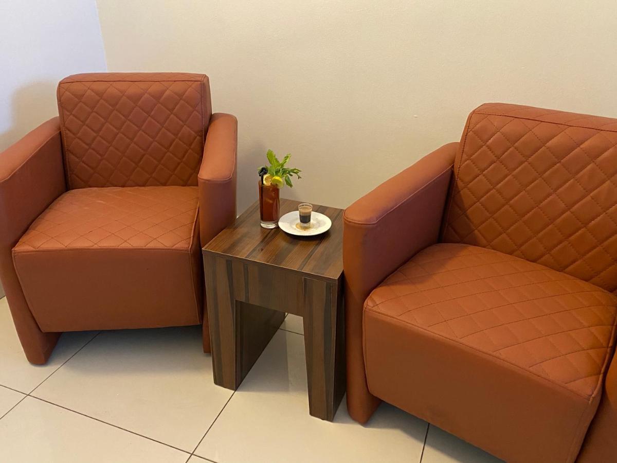 לגוס Posh Hotel And Suites Victoria Island מראה חיצוני תמונה