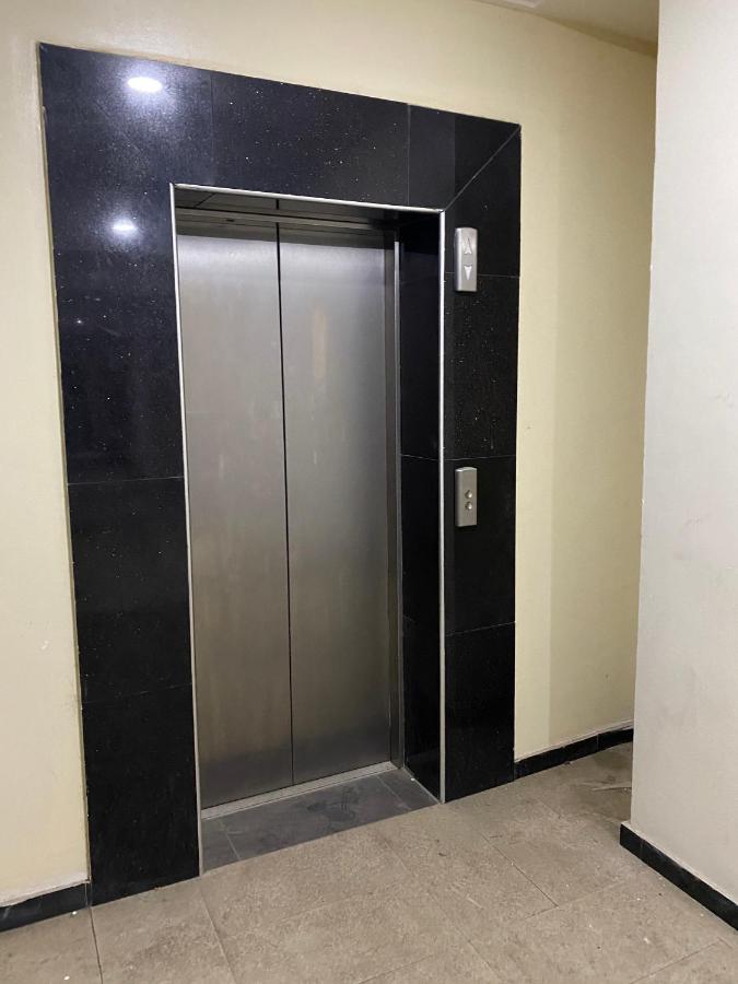 לגוס Posh Hotel And Suites Victoria Island מראה חיצוני תמונה