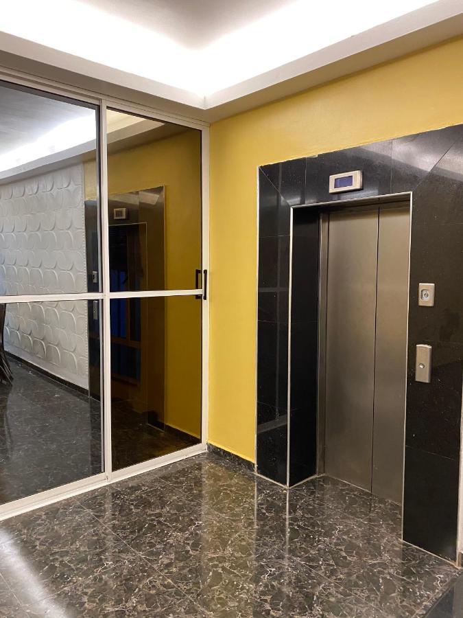 לגוס Posh Hotel And Suites Victoria Island מראה חיצוני תמונה