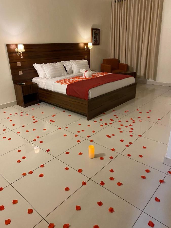 לגוס Posh Hotel And Suites Victoria Island מראה חיצוני תמונה