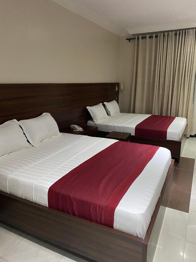 לגוס Posh Hotel And Suites Victoria Island מראה חיצוני תמונה